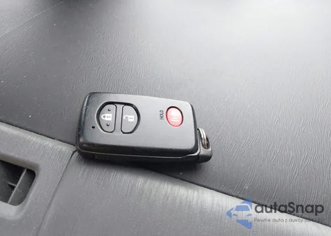 2012 Toyota Prius V Three z USA, uszkodzony, nr VIN JTDZN3EU8C3057247